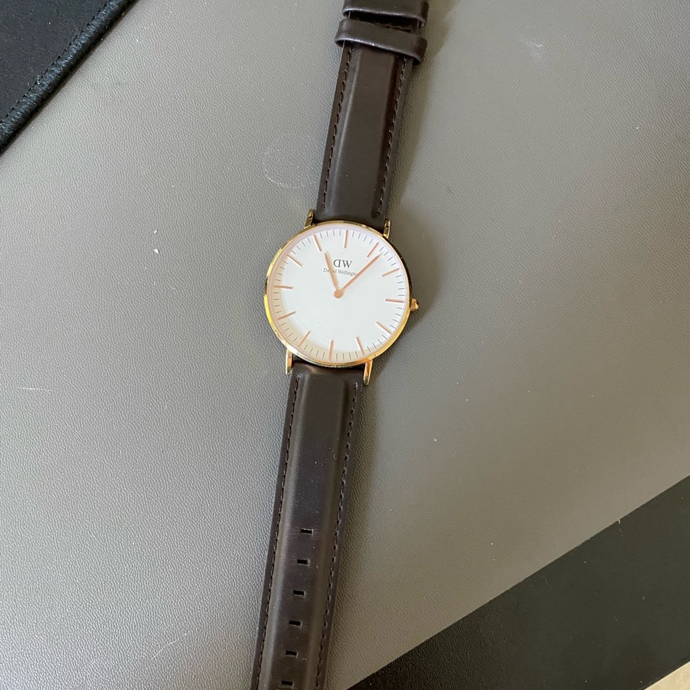 daniel wellington brown watch